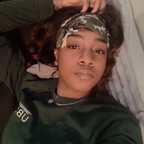 Profile Picture of Jasmine Andrews (@jasandrews225) on Poshmark