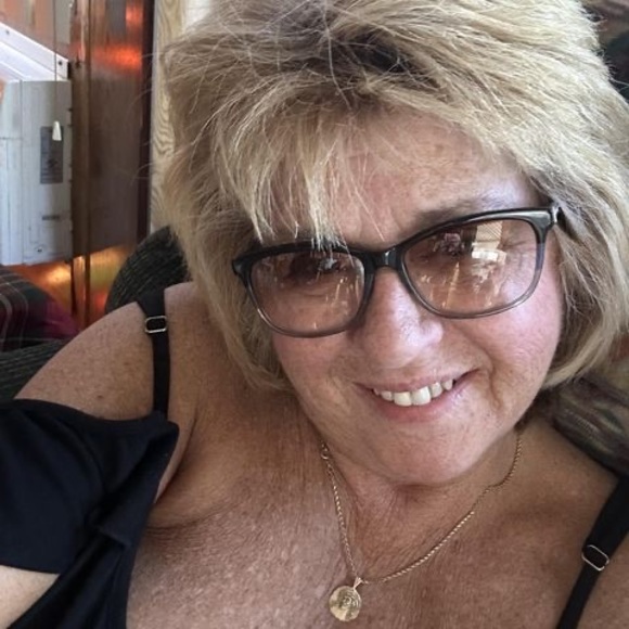 Profile Picture of Suzi Ziemek (@ziemeksusan74) on Poshmark