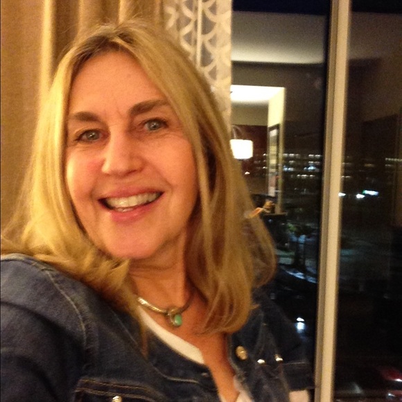 Profile Picture of Dianne Herauf (@herauf) on Poshmark
