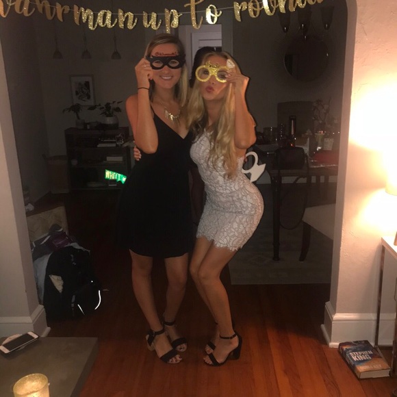 Profile Picture of Sarah Wahrman (@s_wahrman) on Poshmark