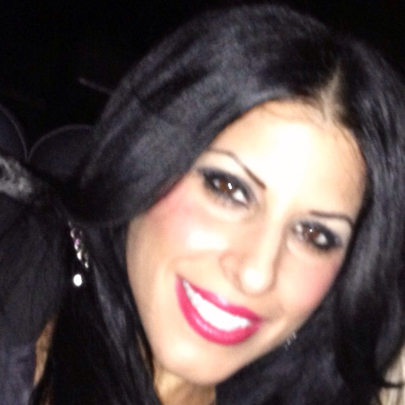 Profile Picture of Donna Bashi (@donna588) on Poshmark