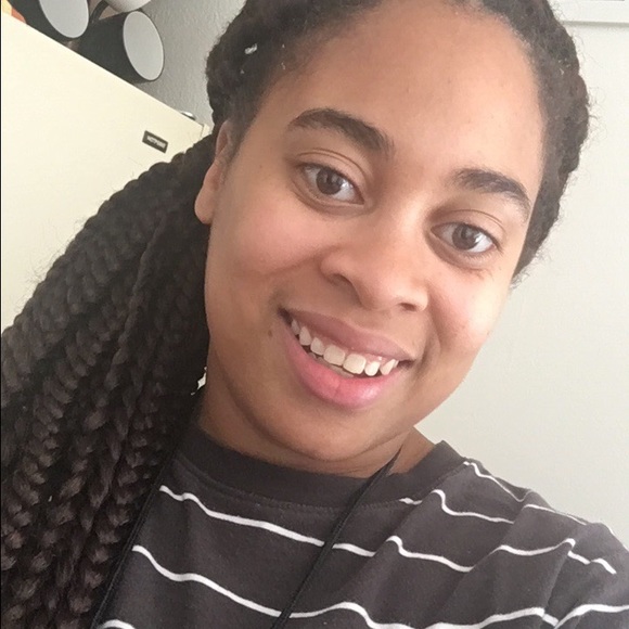 Profile Picture of Nancy Brown (@nancy2x1) on Poshmark