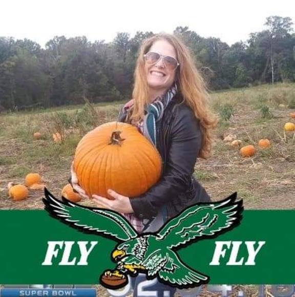 Profile Picture of Kate Finn (@katiefinn22) on Poshmark