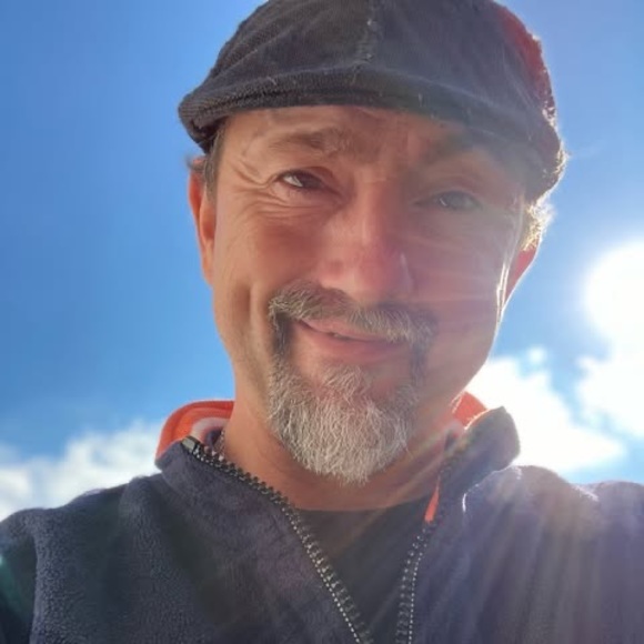 Profile Picture of Richard Dudden (@richarddudden) on Poshmark