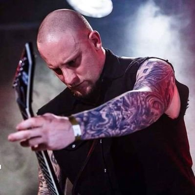 Profile Picture of Andy Milnes (@BURZURKAH) on Twitter