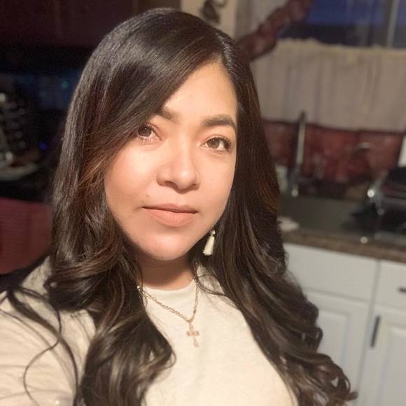 Profile Picture of Carmen Vasquez (@cvasquez1927) on Poshmark