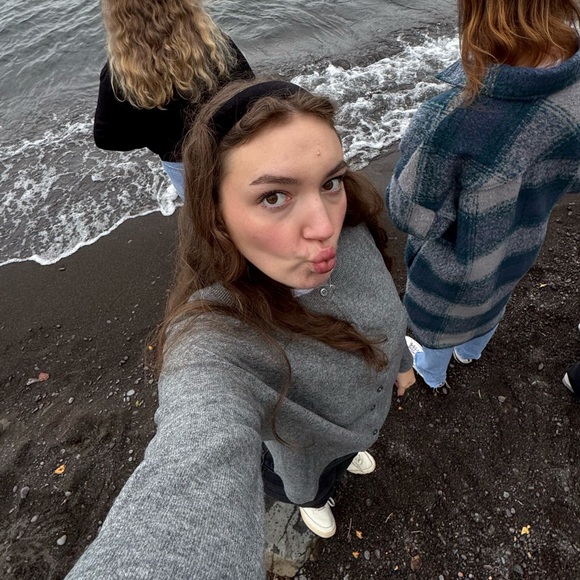 Profile Picture of Anna Schoenbauer (@annaschoenbauer) on Poshmark