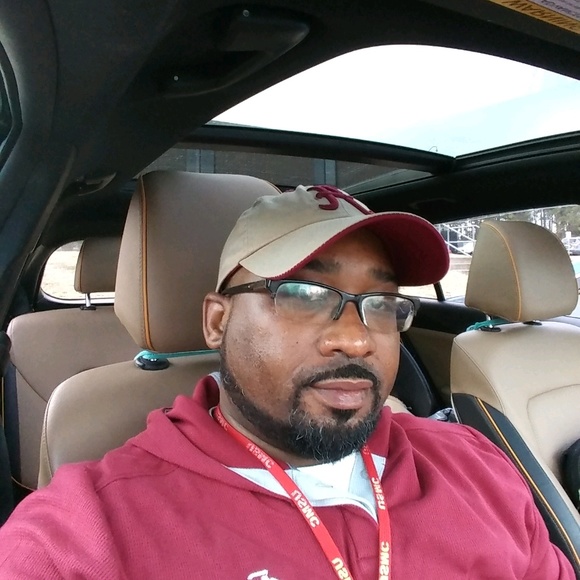 Profile Picture of Dameon Finley (@dameon74) on Poshmark