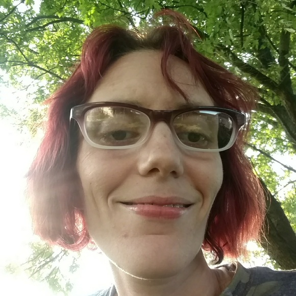 Profile Picture of Terri Singleton (@girlmom1520) on Poshmark