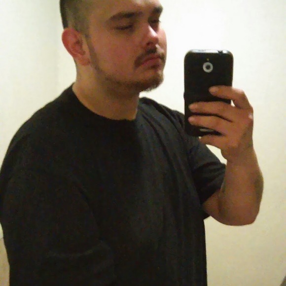 Profile Picture of Jeremy Rojas (@jeremyrojas4545) on Poshmark