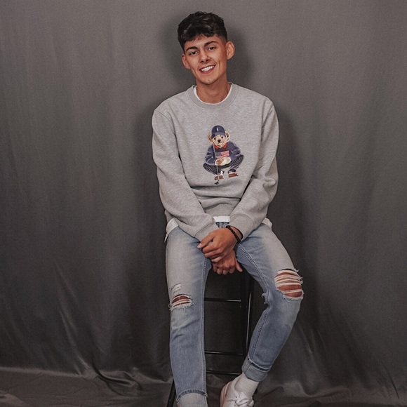 Profile Picture of Timothy Kovacs (@timothykovacs) on Poshmark