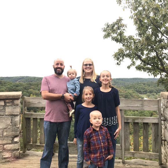 Profile Picture of Dustin Sneller (@dustin_sneller) on Poshmark