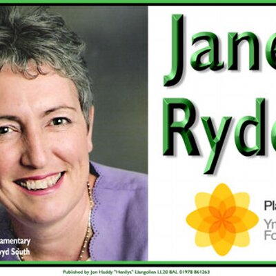 Profile Picture of Janet Ryder (@janetplaid) on Twitter