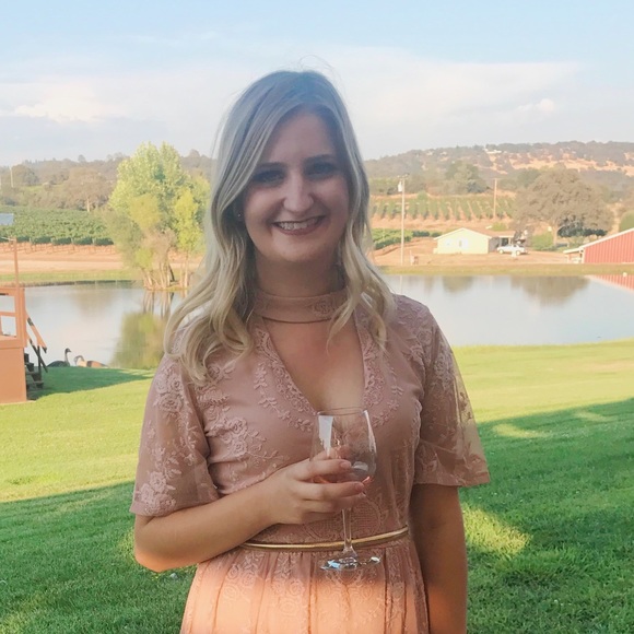 Profile Picture of Jayne Patterson (@jaynie9) on Poshmark