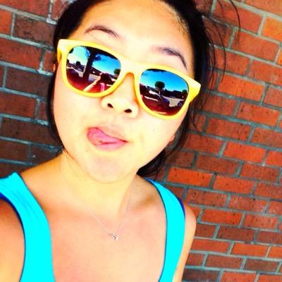 Profile Picture of Sarah (@SarahSeastead) on Twitter