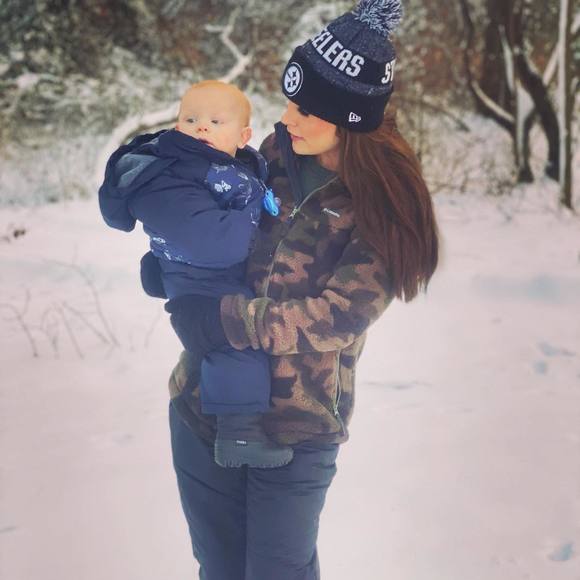 Profile Picture of Breanna Colavita (@bec5208) on Poshmark