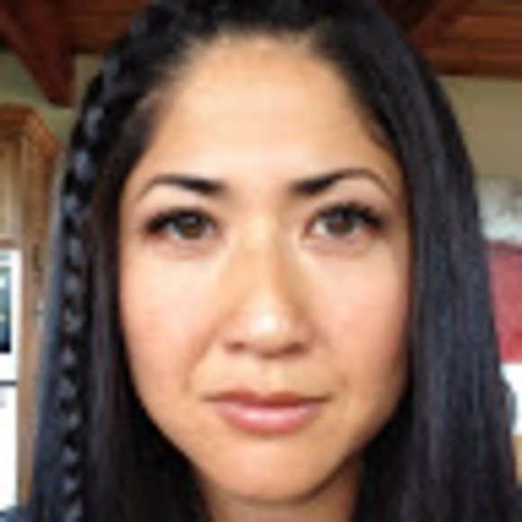 Profile Picture of Jen Wright (@jenlarawright) on Poshmark