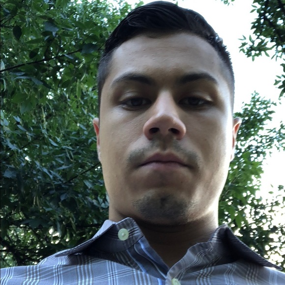 Profile Picture of Vincent Torchio (@vincent_torchio) on Poshmark