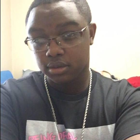 Profile Picture of Ray Manning iii (@holyray23) on Poshmark