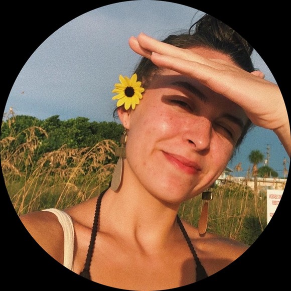 Profile Picture of Jess Hays (@jess_hays) on Poshmark