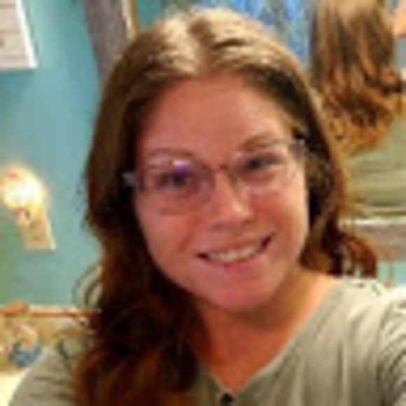 Profile Picture of Jeanette Schember (@jjeanette91) on Poshmark