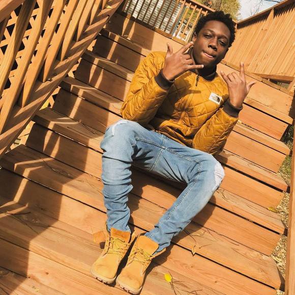 Profile Picture of Dre Maiñëy (@dredre2600) on Poshmark