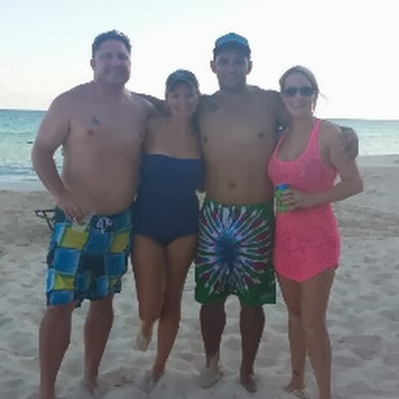 Profile Picture of Kalani Lessary (@opopolessary77) on Poshmark