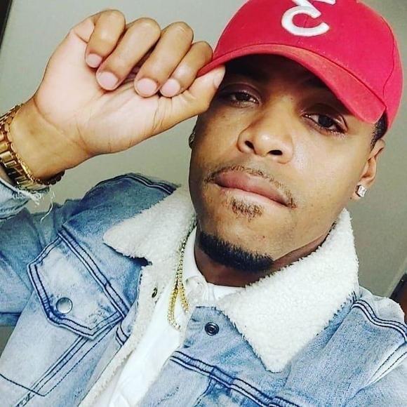 Profile Picture of Tevin Smith (@tevinsmith721) on Poshmark