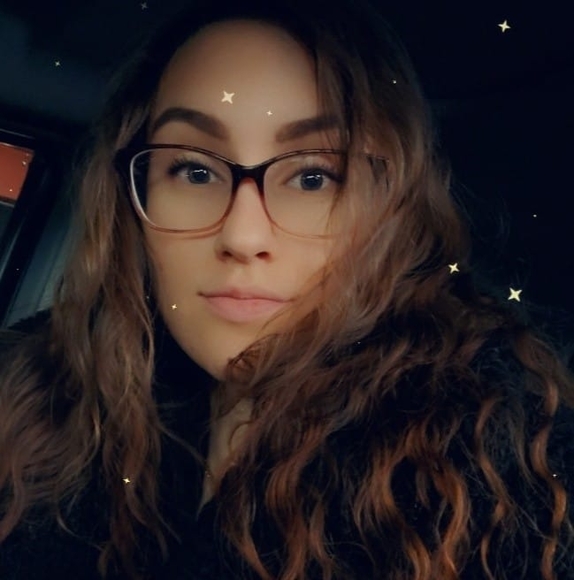 Profile Picture of Rachel Chambers (@rach23star) on Poshmark