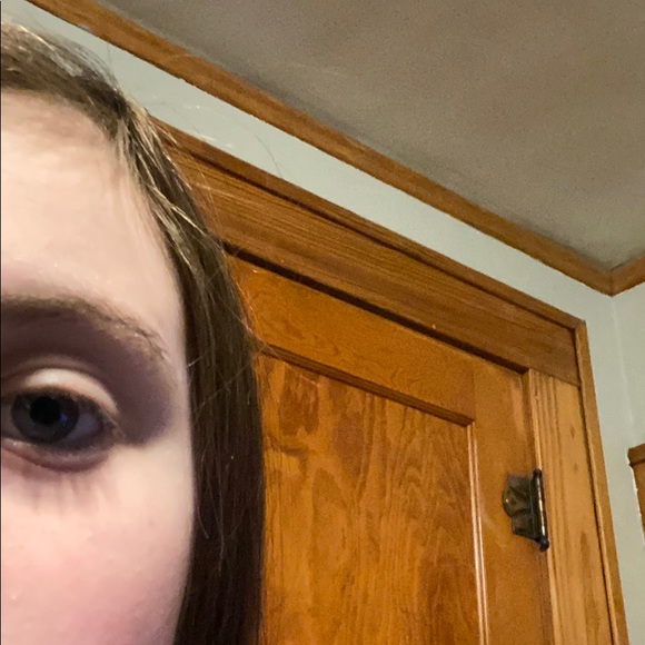 Profile Picture of Payton Vanzee (@vanzeepay) on Poshmark