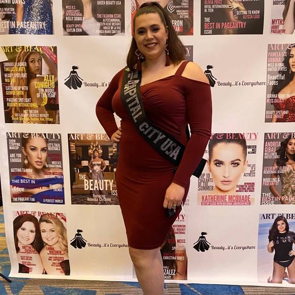 Profile Picture of Charlsie Kussmaul (@charkuss) on Poshmark