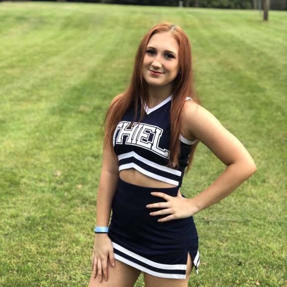 Profile Picture of Lexi Catalone (@lexicatalone) on Poshmark