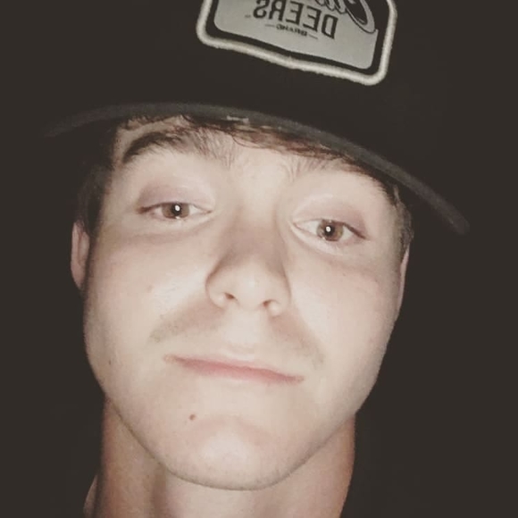 Profile Picture of Blake Blackmon (@blakeallen318) on Poshmark