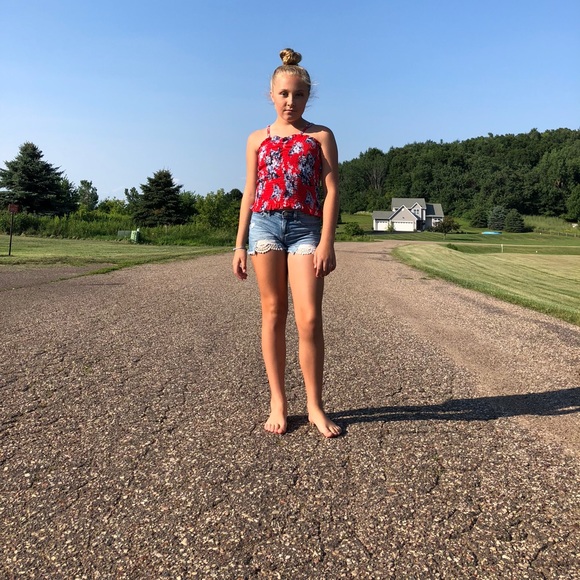 Profile Picture of Allysa Benrud (@allysabenrud) on Poshmark