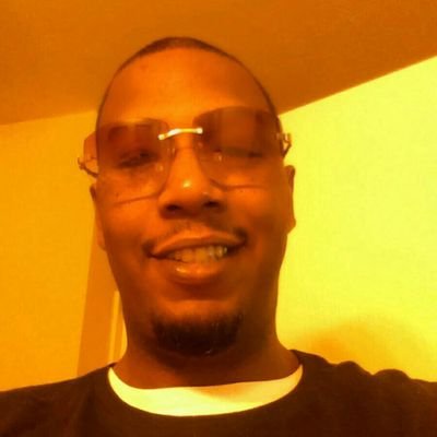 Profile Picture of Clarence Burks (@KillaClay79) on Twitter