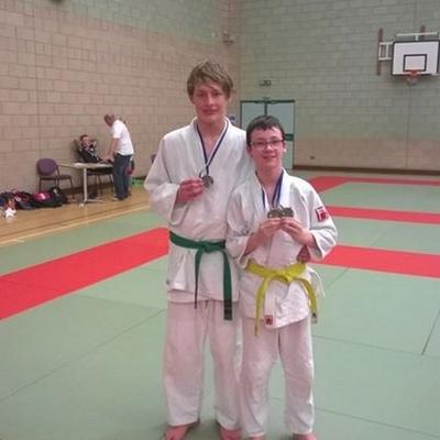 Josh Stoneman - Twitter Profile Picture of Josh Stoneman (@stoninio) on Twitter