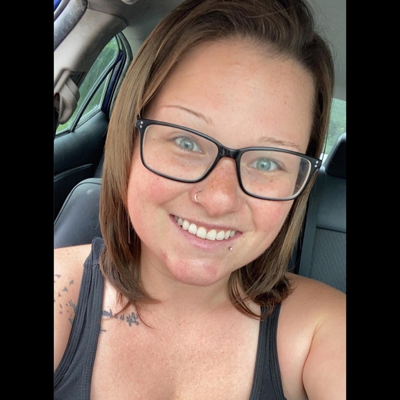 Profile Picture of Jenna Wiley (@jmarie4991) on Poshmark