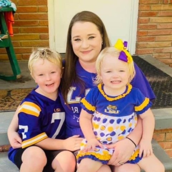 Profile Picture of Mattie Bunch (@mattiebunch) on Poshmark