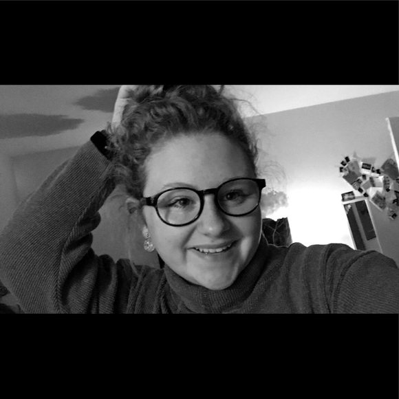 Profile Picture of Lila Phebus (@lila_phebs) on Poshmark
