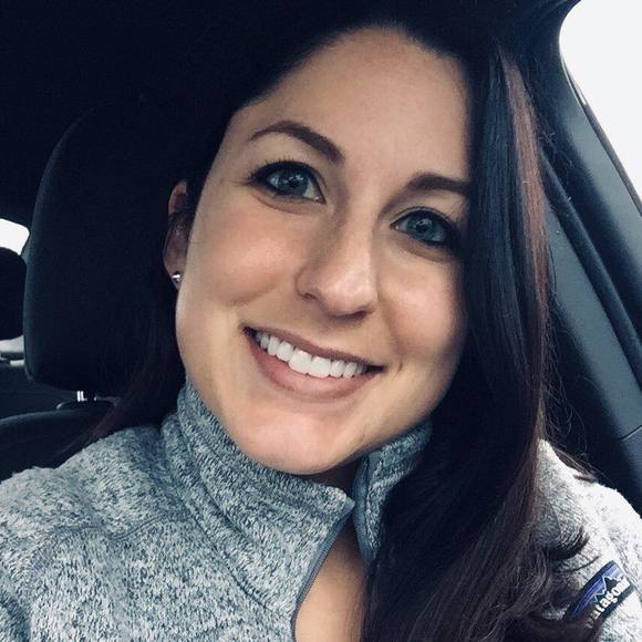 Profile Picture of Nicole Smitka (@nwhitney7) on Poshmark