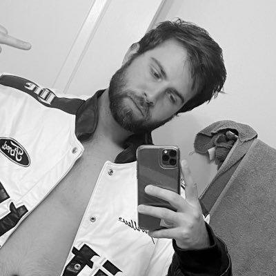 Profile Picture of Boiled Chicken Wing (@AaronRussellS) on Twitter