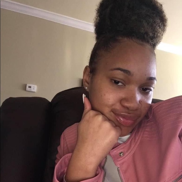 Profile Picture of Lakisha Patterson (@kaayjanee) on Poshmark
