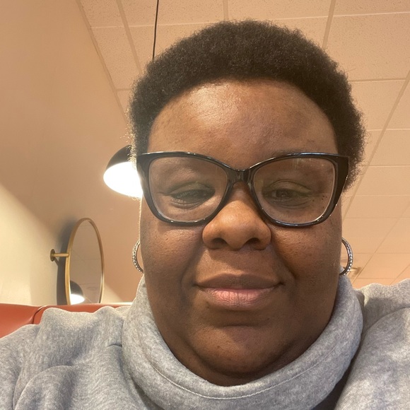 Shareefah Cromer - Poshmark Profile Picture of Shareefah Cromer (@geminima3) on Poshmark