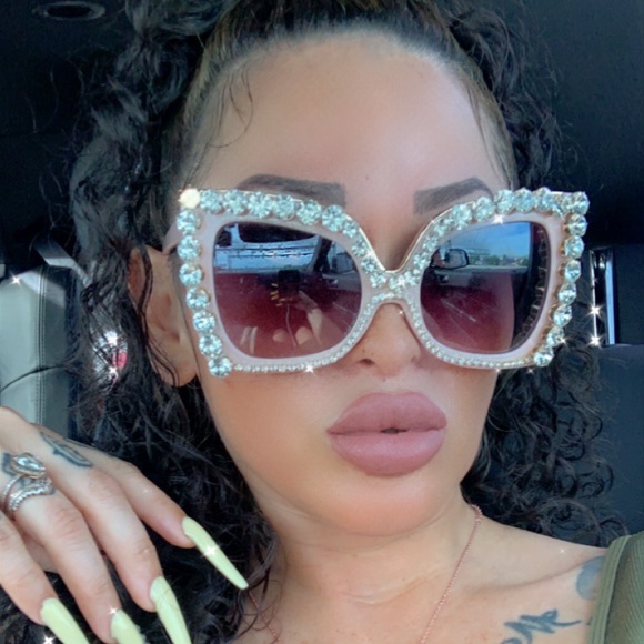 Profile Picture of Sonia Calvin (@soniacalvin) on Poshmark