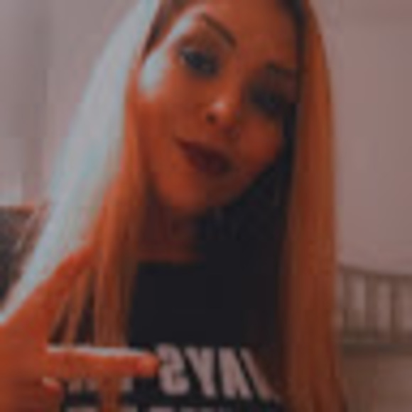 Profile Picture of Richanda Lafferty (@chanlaff) on Poshmark