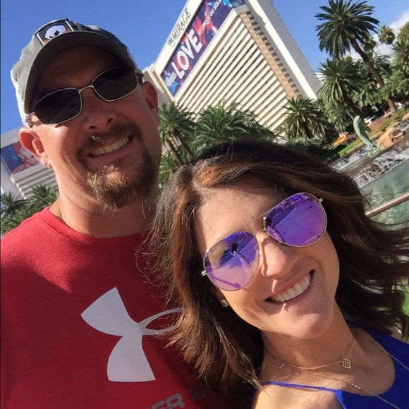 Profile Picture of Megan Wischkaemper (@megan_annise) on Poshmark