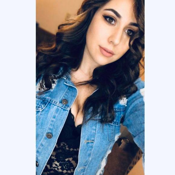 Profile Picture of Jaime Tinker (@jaimetinker95) on Poshmark