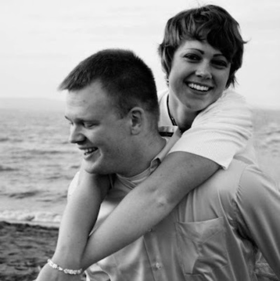 Profile Picture of Michelle Wiberg (@michellewiberg) on Poshmark