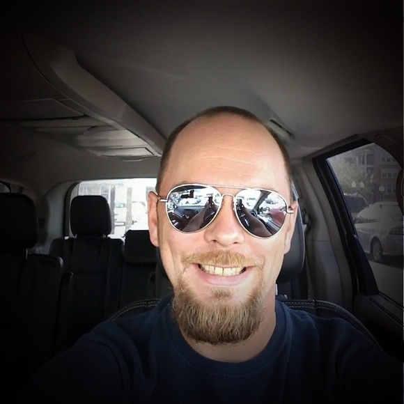Profile Picture of Jeremy Kaylor (@jrykaylor59) on Poshmark