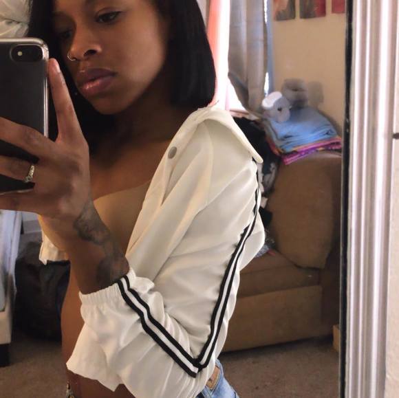 Profile Picture of Tyra Woody (@symphonyk891) on Poshmark